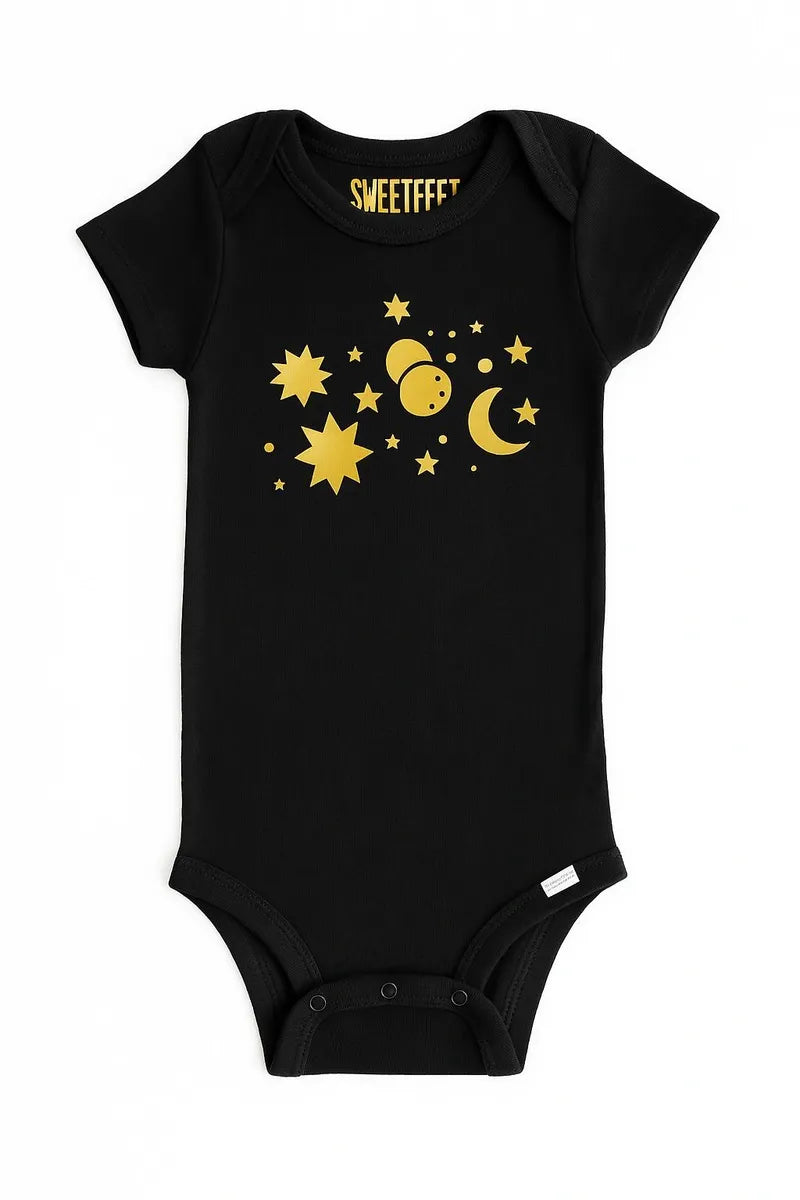 Black baby bodysuit with yellow sun graphic, cute sunshine infant romper, short sleeve cotton newborn one piece, unisex baby outfit, summer baby clothing gift
